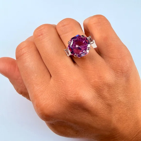 Amethyst Purple 13.5 CT Cubic Zirconia Grand Sterling Silver 925 Vintage Ring - Picture 2 of 12